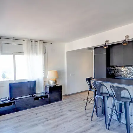 Chic Sea View By Hello Homes